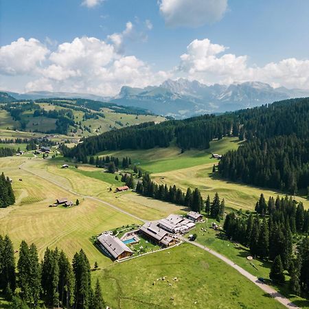 Dolomites Living Hotel Tirler Alpe Di Siusi Buitenkant foto